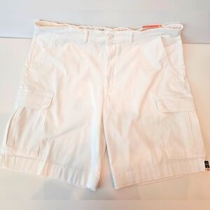 St. John's Bay White Mid-Length Cargo Shorts Sz 38 NWT